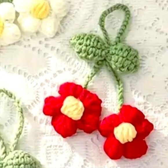 Bag Charm Crocheted Flower Purse Knit Hook Boho Chic Handmade Trendy Stylish Fun - Picture 2 of 2